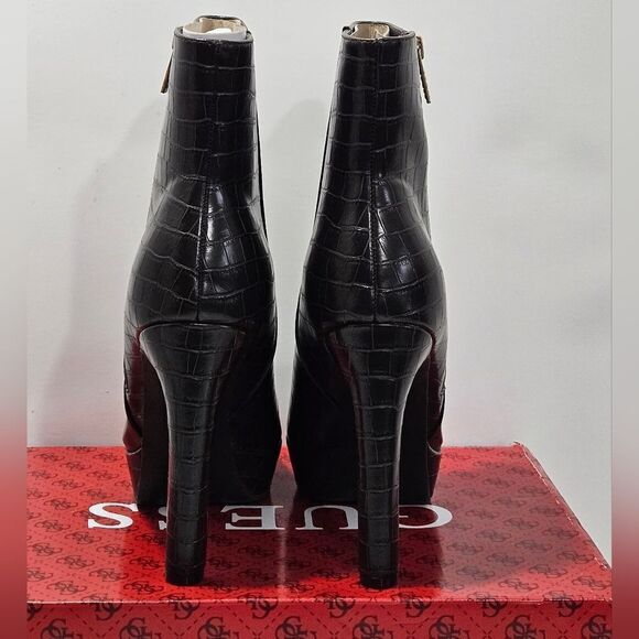 NIB, Guess stiletto heel boots in brown alligator pattern. Size 10 - Picture 12 of 13